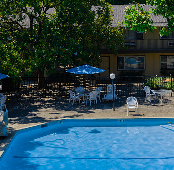 HEATED SWIMMING POOL